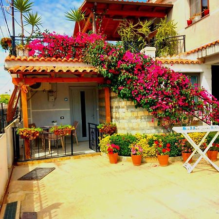 Villa Heljos Apartaments Вльора Екстер'єр фото