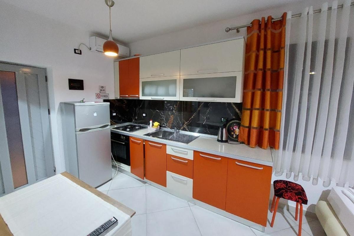 Villa Heljos Apartaments Вльора Екстер'єр фото