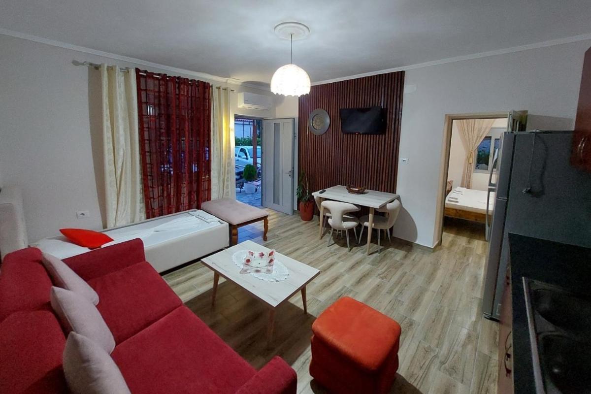 Villa Heljos Apartaments Вльора Екстер'єр фото