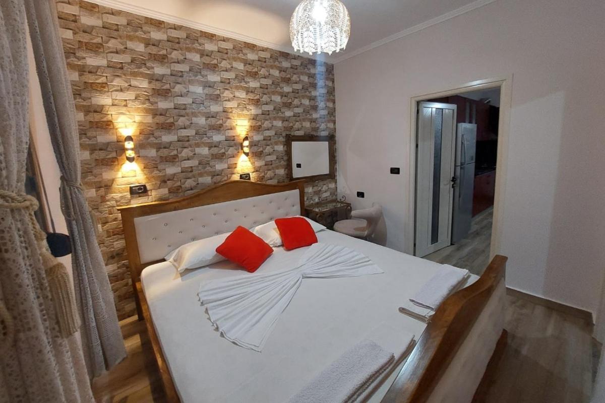 Villa Heljos Apartaments Вльора Екстер'єр фото