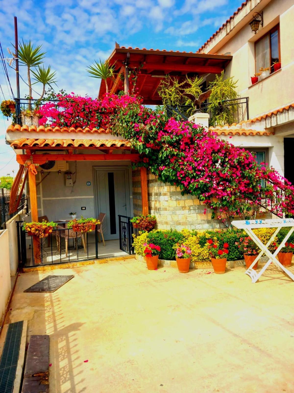 Villa Heljos Apartaments Вльора Екстер'єр фото