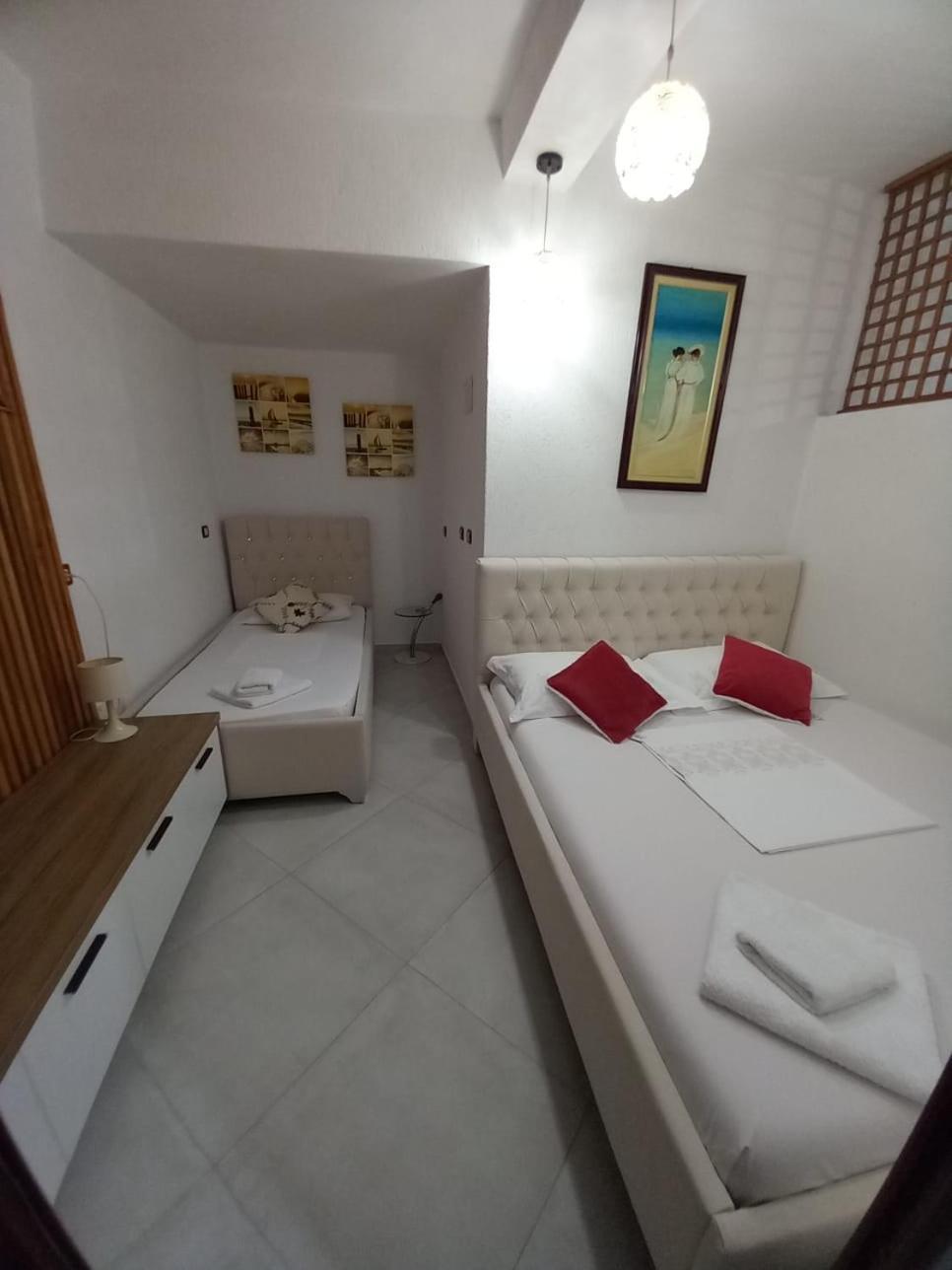 Villa Heljos Apartaments Вльора Екстер'єр фото