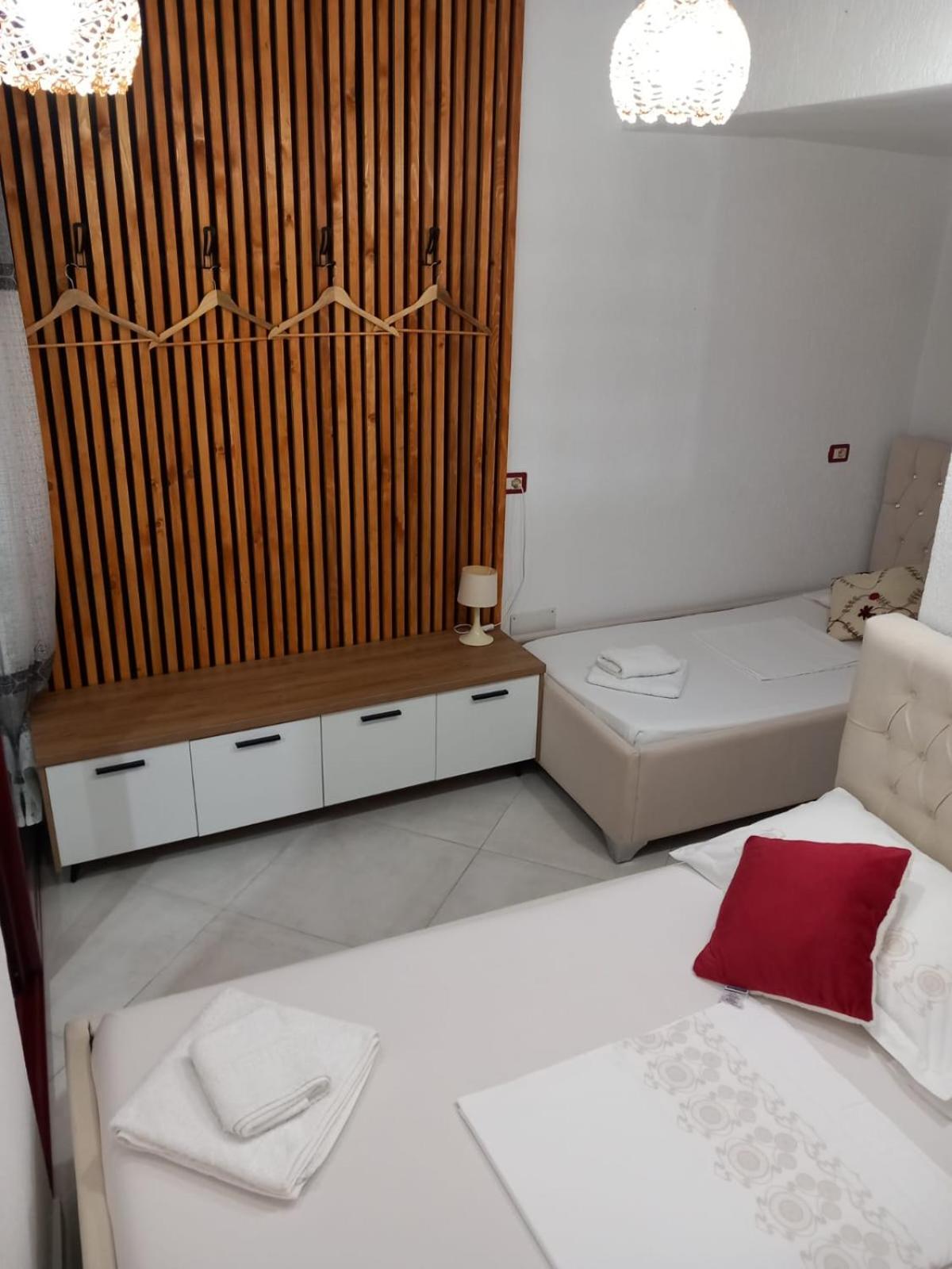 Villa Heljos Apartaments Вльора Екстер'єр фото