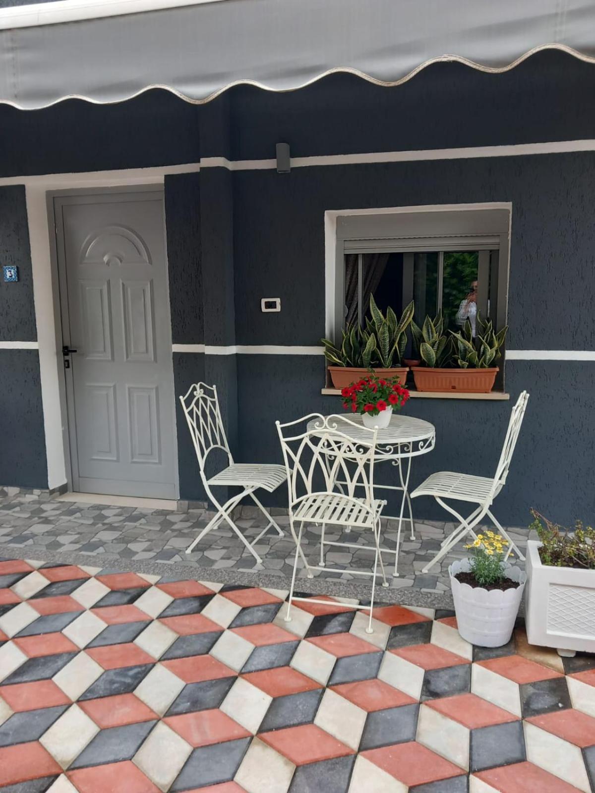 Villa Heljos Apartaments Вльора Екстер'єр фото